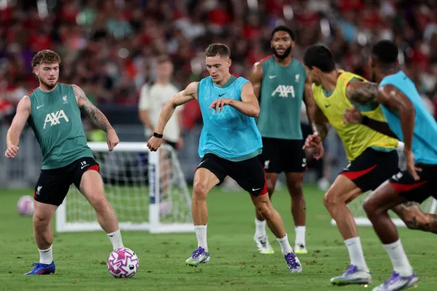 ليفربول يقود سباق الإنفاق في صيف تاريخي للبريميرليغ