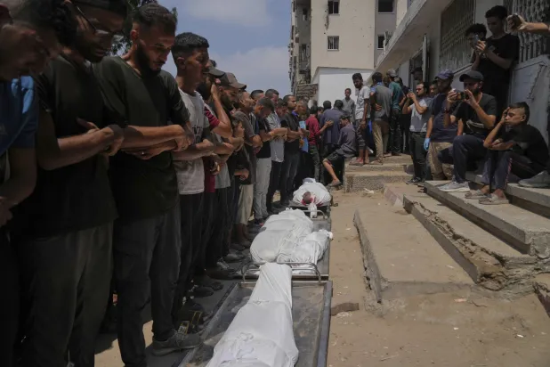 غزة: قتلى وجرحى بقصف إسرائيلي... و«الصليب الأحمر» يدعو لوقف المعاناة