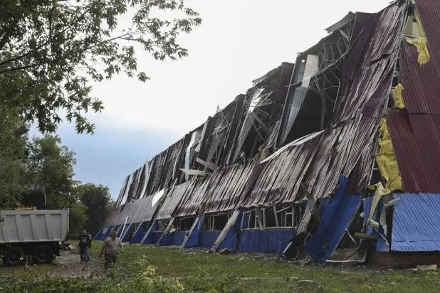 Rusija obtožuje Zahod, da ne želi miru v Ukrajini, Lvov se poslavlja od padlih vojakov