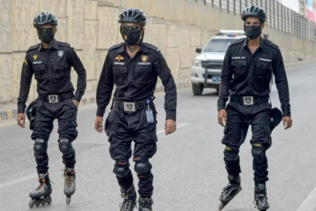 عناصر من الجيش الباكستاني (أ.ف.ب)