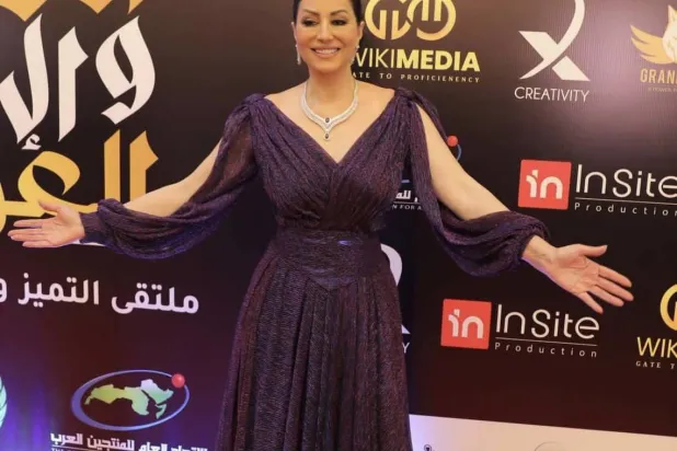 الفنانة المصرية وفاء عامر (حسابها على موقع فيسبوك)