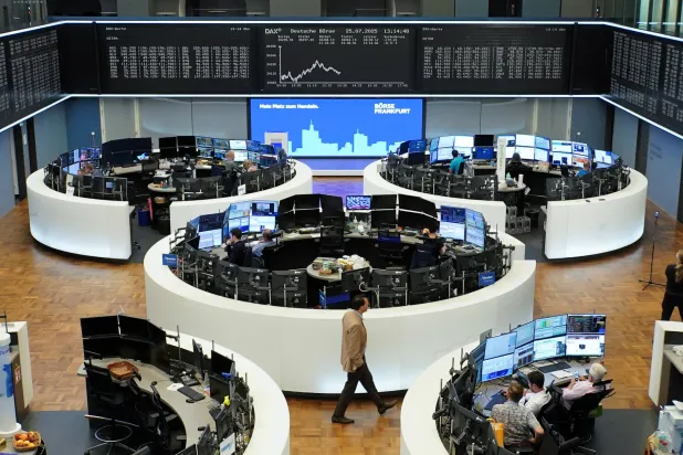 انخفاض عائدات سندات حكومات منطقة اليورو بعد الاتفاق الأميركي الأوروبي