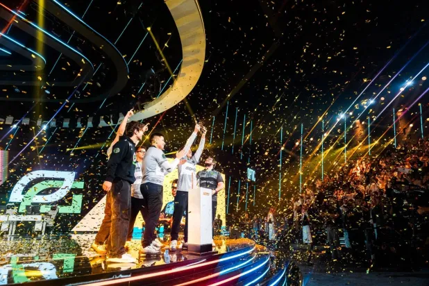 من تتويج فريق «أوبتك غيمينغ» (اتحاد الرياضات الإلكترونية)