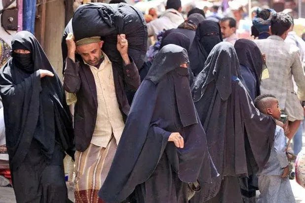 قيود كثيرة ومشددة يفرضها الحوثيون على اليمنيات (أ.ف.ب)