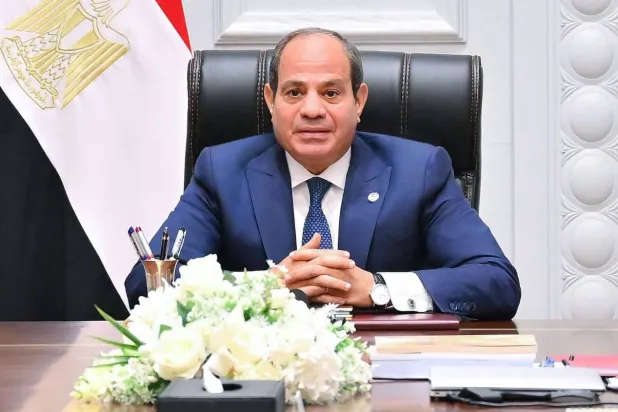 السيسي يفنّد اتهامات «منع» مصر دخول المساعدات إلى غزة
