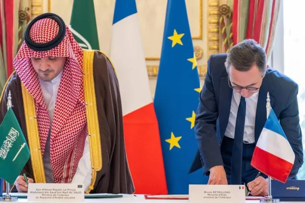 السعودية وفرنسا تعززان التعاون الأمني بـ«وثيقة تنفيذية»