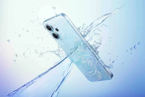 يستطيع الهاتف التصوير تحت المياه بالدقة الفائقة وبكل سهولة