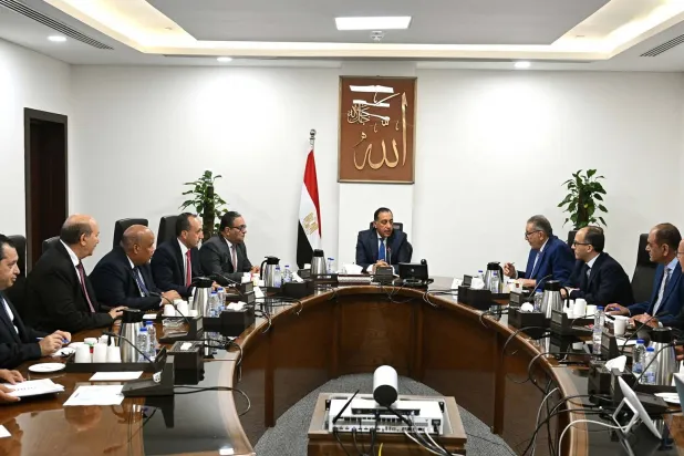 تراجع مستمر للدولار في مصر... فهل تنخفض الأسعار؟
