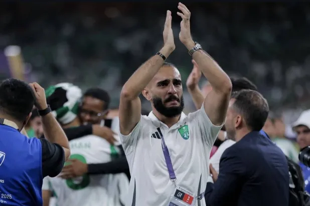 محمد المجحد ودع النادي الأهلي بعد سنوات طويلة (الشرق الأوسط) 