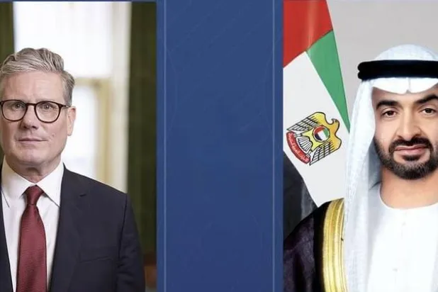 الشيخ محمد بن زايد آل نهيان رئيس دولة الإمارات وكير ستارمر رئيس وزراء المملكة المتحدة (وام)