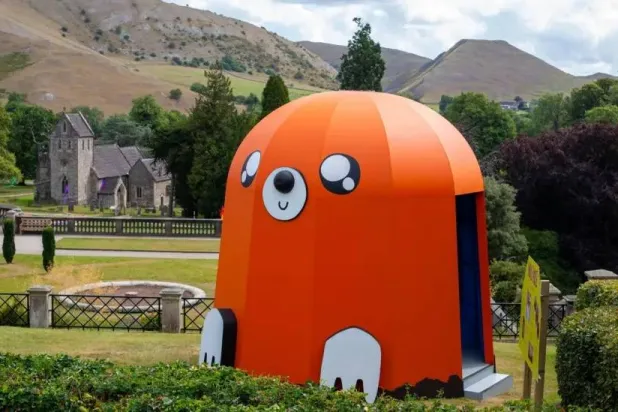 مفاجأة برتقالية في قلب الريف البريطاني (ناشونال ترست)