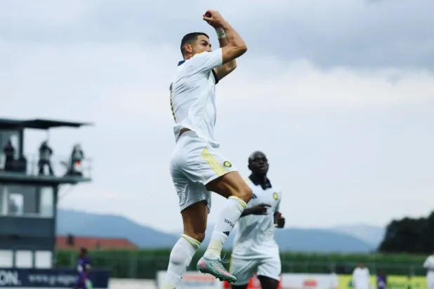 رونالدو محتفلاً بالهدف (نادي النصر)