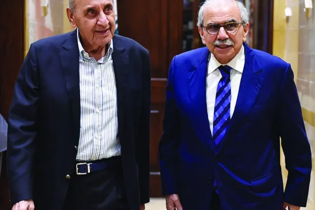 رئيس البرلمان نبيه بري مستقبِلاً رئيس الحكومة اللبنانية نواف سلام الأسبوع الماضي (إعلام مجلس النواب)