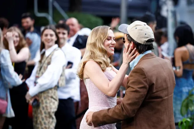 Bridgerton ve Wicked'le ün kazanan 37 yaşındaki Britanyalı, eşcinsel olduğunu 2018'de açıklamıştı (AFP) 