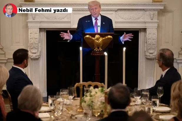 Trump, Beyaz Saray'ın Devlet Yemek Salonu'nda Cumhuriyetçi senatörler için düzenlenen bir akşam yemeğinde konuşuyor, 18 Temmuz 2025 (AFP)