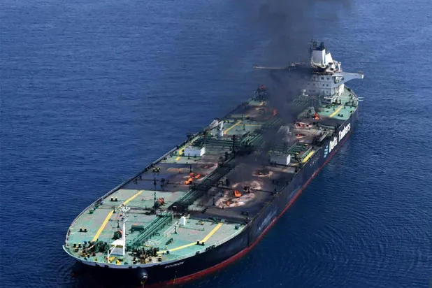 Husilerin Kızıldeniz'deki saldırıları uluslararası nakliye için büyük maliyetlere yol açtı. (AFP)