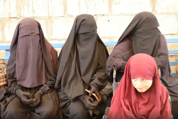 تحركات مريبة لخلايا «داعش» داخل مخيم الهول السوري