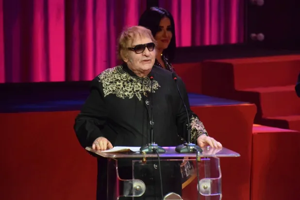 الفنان محيي إسماعيل يلقي كلمة في افتتاح المهرجان (المهرجان القومي للمسرح المصري)