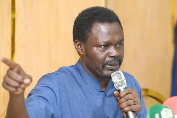 حاكم إقليم دارفور مني أركو مناوي يخاطب الحشد الشعبي في بورتسودان الجمعة (فيسبوك)