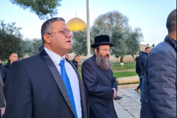 بن غفير وأكثر من ألف مستعمر يقتحمون المسجد الأقصى