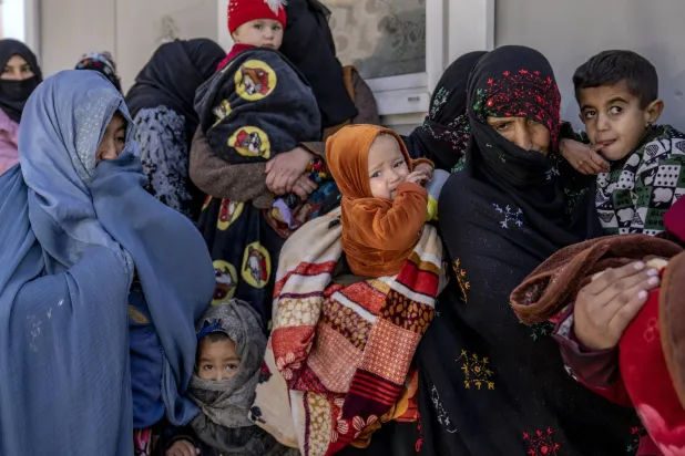 «الأغذية العالمي»: أفغانستان تعاني من أشد موجة سوء تغذية بين الأطفال على الإطلاق