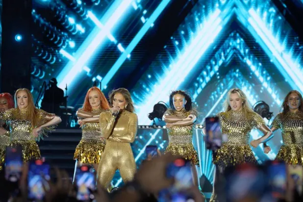 حفل جينفر لوبيز في شرم الشيخ (فندق ريكسوس على فيسبوك)
