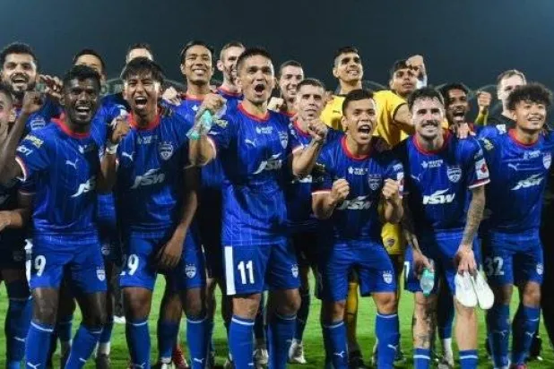 توقف بنغالورو المنافس في الدوري الهندي الممتاز لكرة القدم عن دفع رواتب لاعبي الفريق الأول وجهازه الفني (وسائل إعلام هندية)