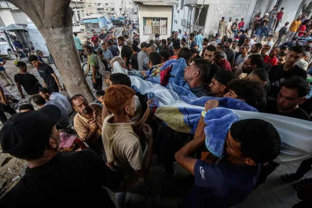 بينهم 14 من طالبي المساعدات... مقتل 25 فلسطينياً بنيران إسرائيلية في غزة