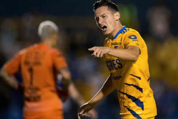 فلوريان توفان من أودينيزي إلى لانس (أ.ف.ب)