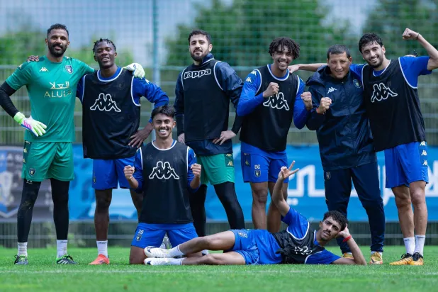 جانب من تدريبات فريق العُلا في معسكره بالنمسا (نادي العُلا)