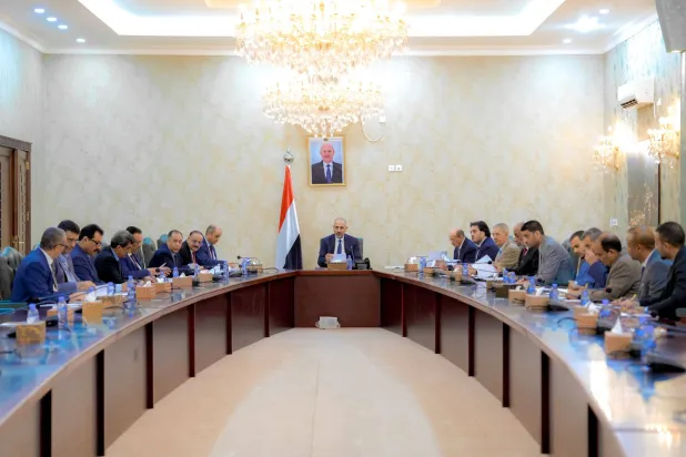 تشديد يمني على ضبط الأسعار وتنظيم عملية الاستيراد بعد تحسن سعر الريال (سبأ)