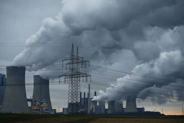 محطة لتوليد الطاقة بالفحم في مدينة كولونيا الألمانية (رويترز)