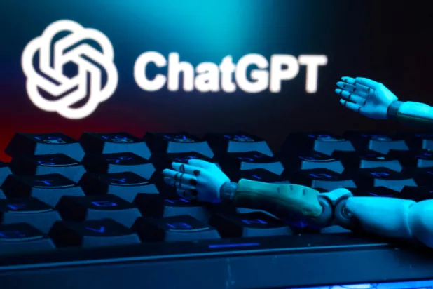 شعار برنامج «شات جي بي تي» (رويترز) 