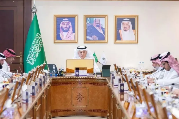 جانب من الاجتماع الـ20 لـ«المجلس» برئاسة الوزير المهندس عبد الرحمن الفضلي (الشرق الأوسط)