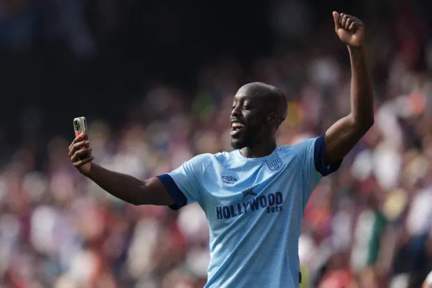 يواني ويسا (رويترز)