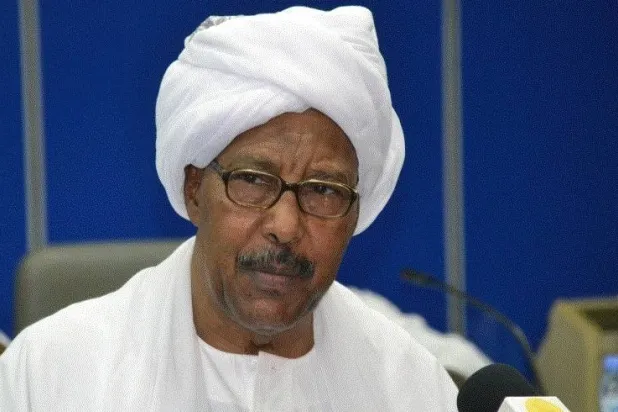 عبد الرحيم محمد حسين وزير الدفاع في عهد البشير (أرشيفية متداولة)