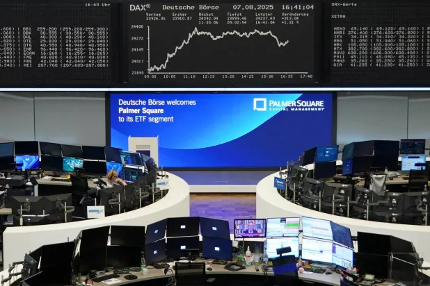 رسم بياني لمؤشر أسعار الأسهم الألماني «داكس» في بورصة فرانكفورت (رويترز)