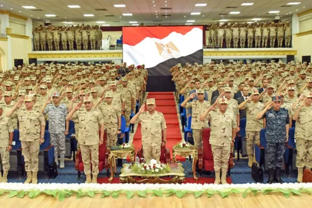 وزير الدفاع المصري يطالب قوات المنطقة الجنوبية ب«أعلى مستويات الاستعداد القتالي» 