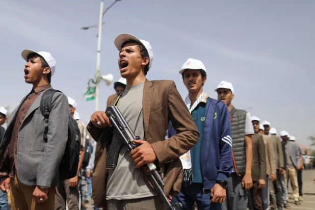 الجماعة الحوثية تكثف أعمال التدريب والتعبئة العسكرية الإجبارية في أوساط المدنيين (رويترز)