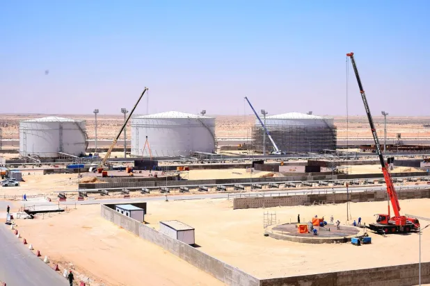 صهاريج لتخزين المواد البترولية بميناء الحمراء البترولي (وزارة البترول المصرية)