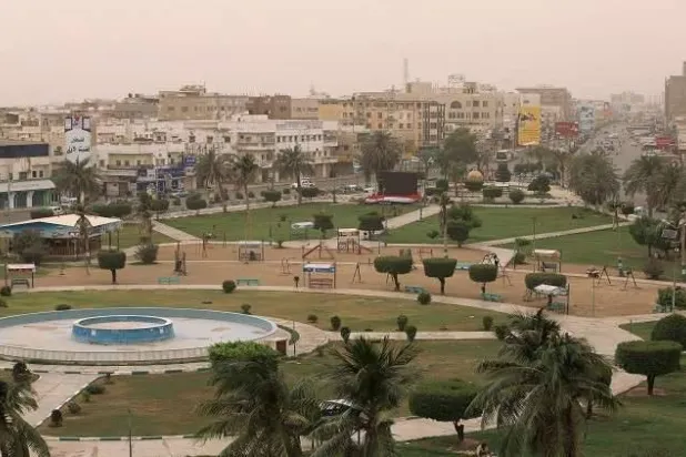 منظر عام لمدينة الحديدة وأكبر متنزهاتها (رويترز)