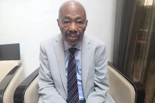 رئيس حزب «الأمة القومي» السوداني اللواء متقاعد فضل الله برمة ناصر (الشرق الأوسط)