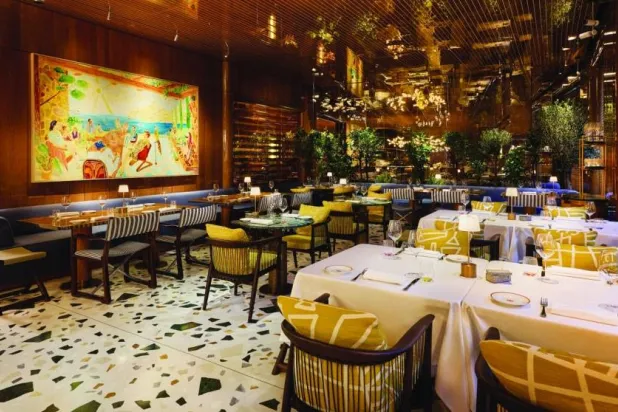 ديكور جميل أشرفت عليه أهم دور التصميم الايطالية (بين كاربنتر)