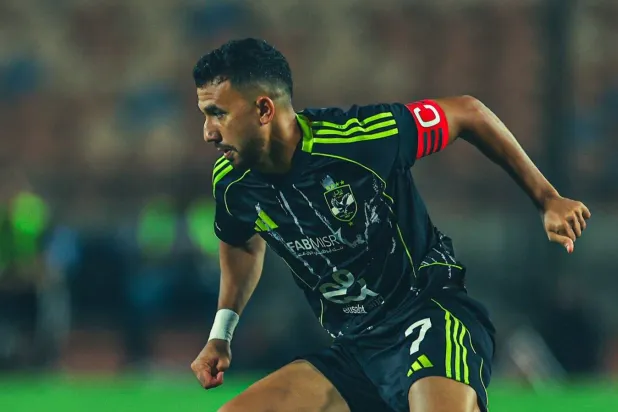  تريزيغيه قائد الأهلي خلال المواجهة (النادي الأهلي)