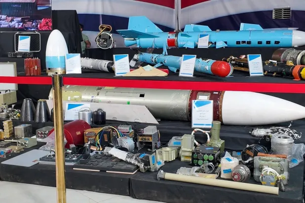 شحنة أسلحة كشفت زيف ادعاء الحوثيين بتصنيع الصواريخ (إعلام حكومي)