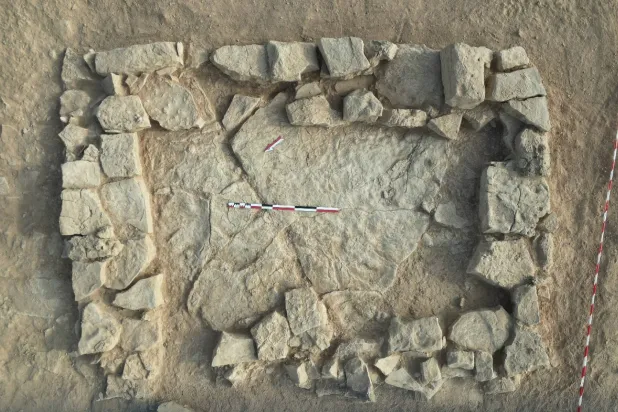 تتمتع بلدة «القرينة» بعمق تاريخي مع اختلاف العصور (هيئة التراث)