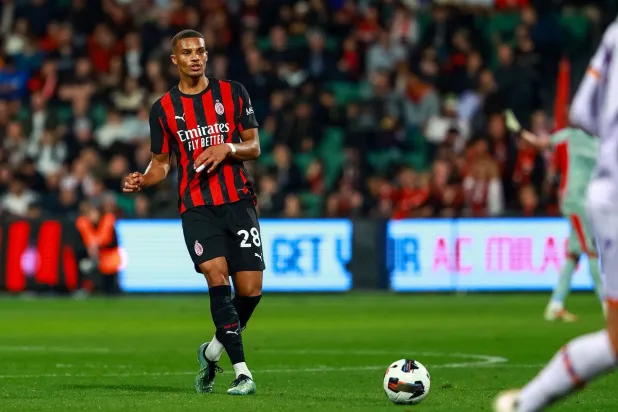 ماليك ثياو (نادي إيه سي ميلان)