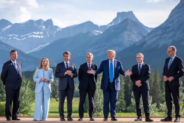 G7 liderlerinin 16 Haziran'da Kanada'nın Alberta eyaletinde düzenlenen toplantıda (AFP)