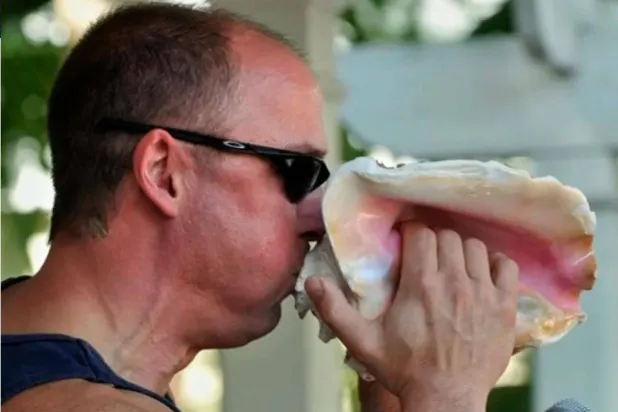 «نفخ الشنك» تقنية تنفس بسيطة ومنخفضة التكلفة يمكن أن تساعد في تحسين النوم (أرشيفية - أ.ب)