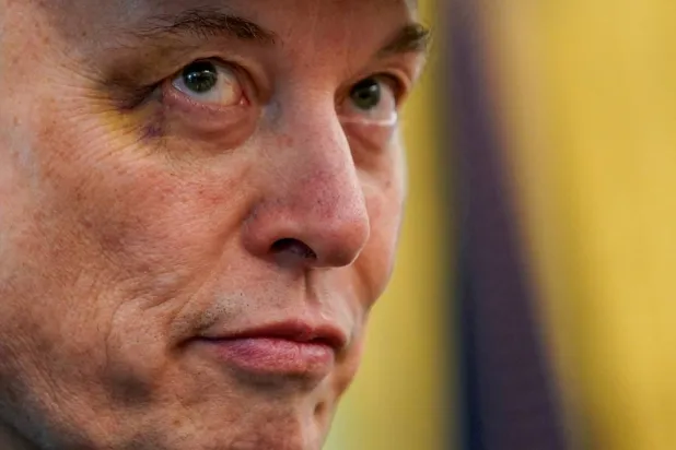 Elon Musk zagrozil Applu s tožbo zaradi favoriziranja v App Store